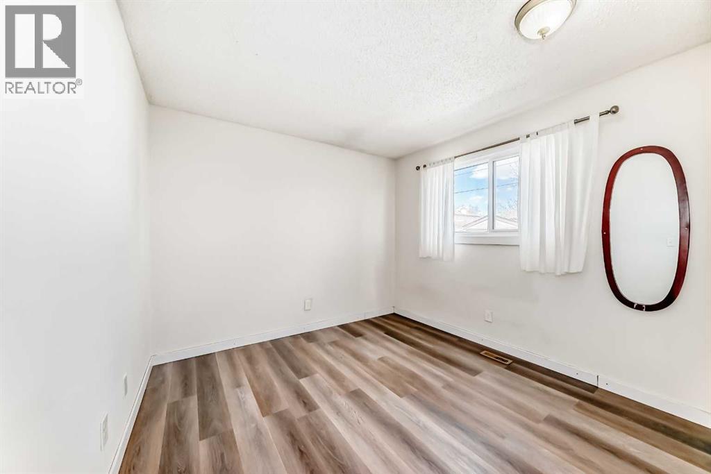 4208 58 Street NE - 10