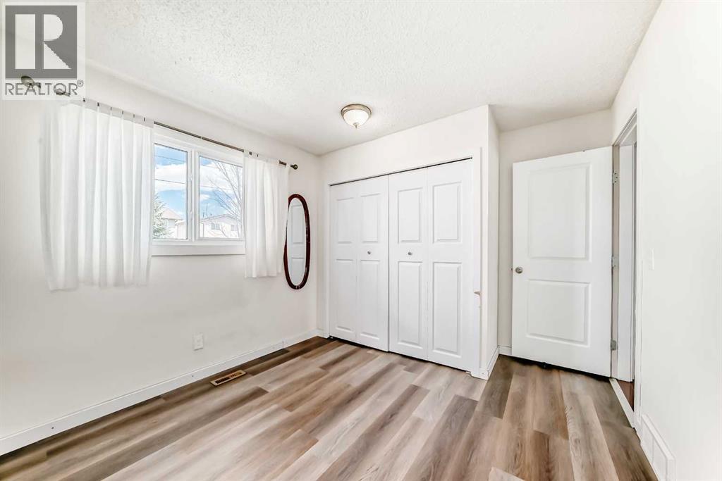 4208 58 Street NE - 11