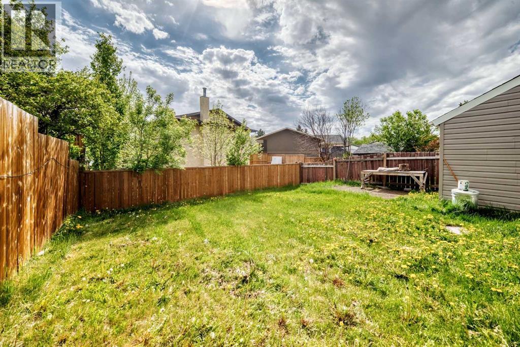 4218 38 Street NE — photo 45