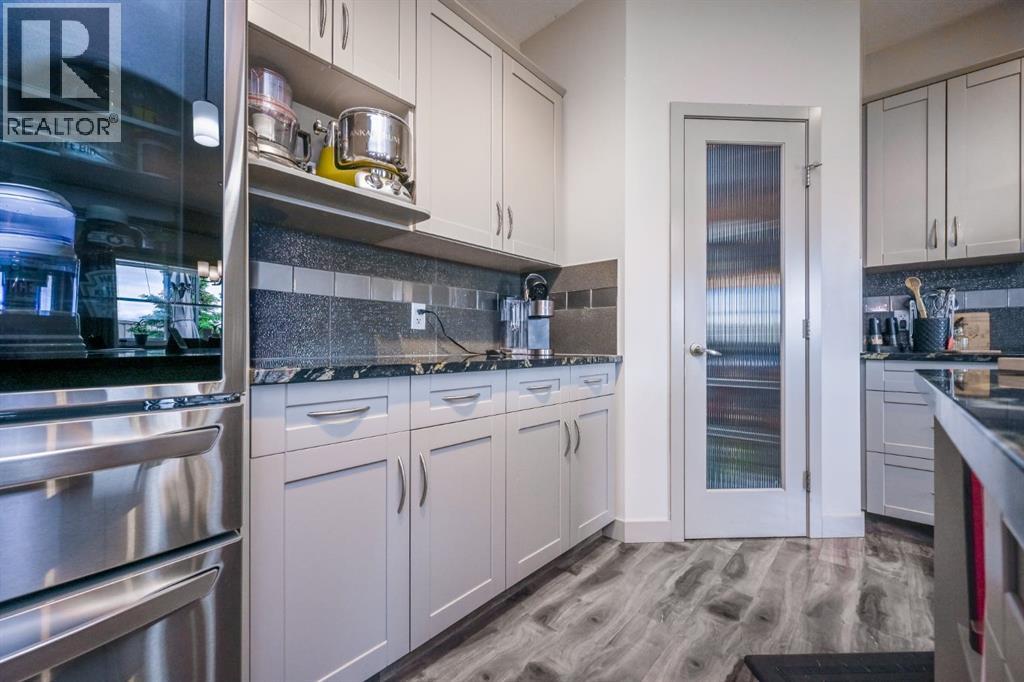 6902 115B Street - 10