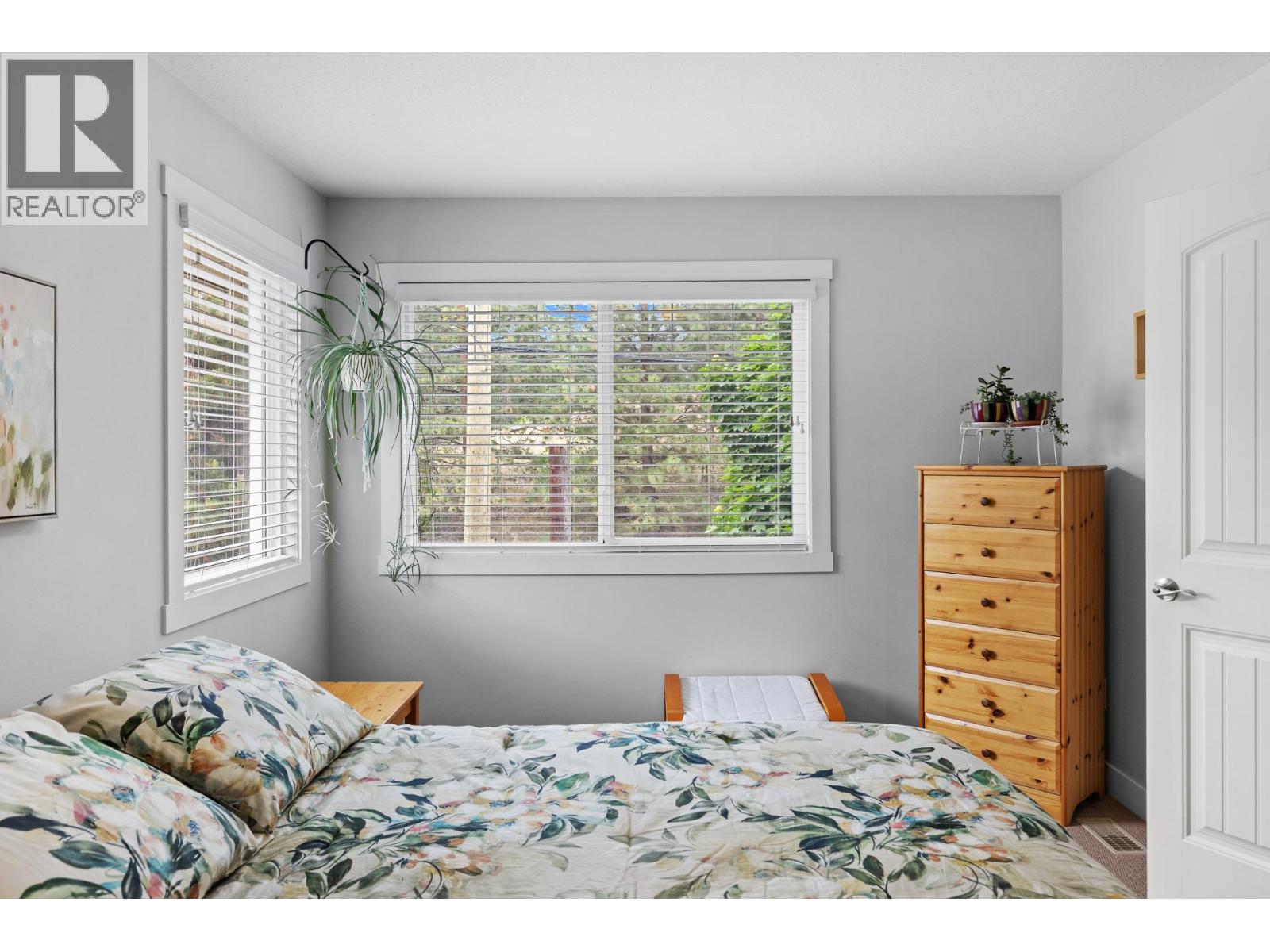 #5 3277 Broadview Road - 18