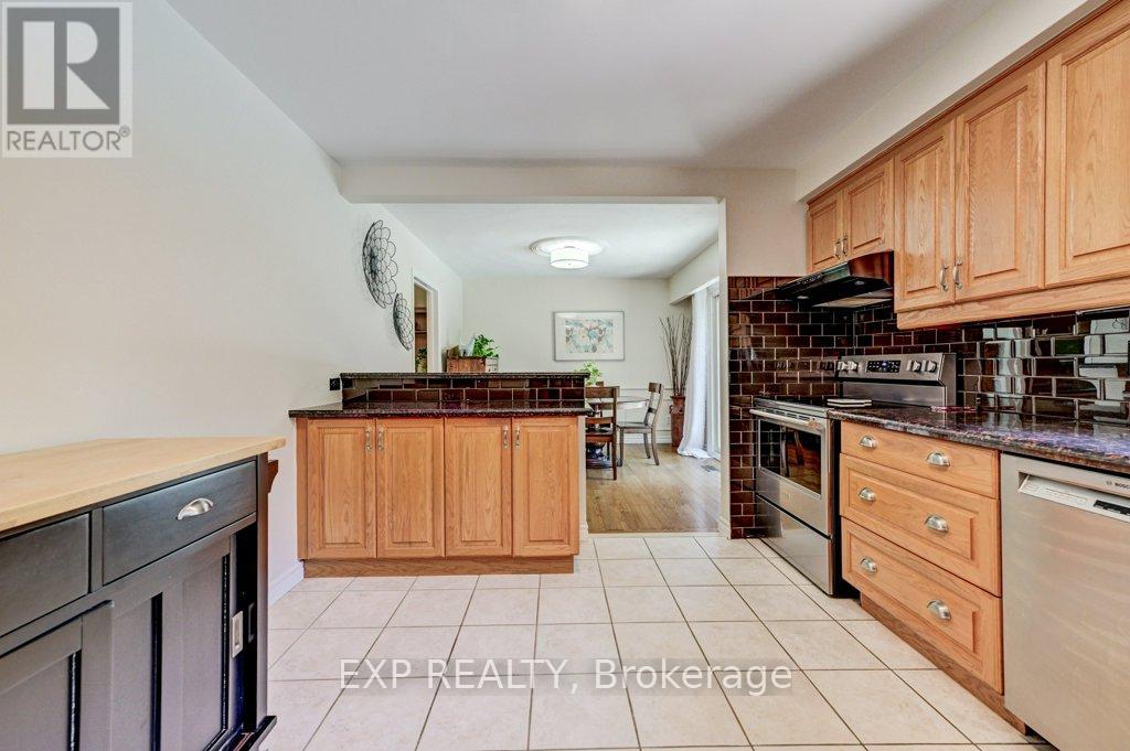 194 DUNDAS STREET E - 12