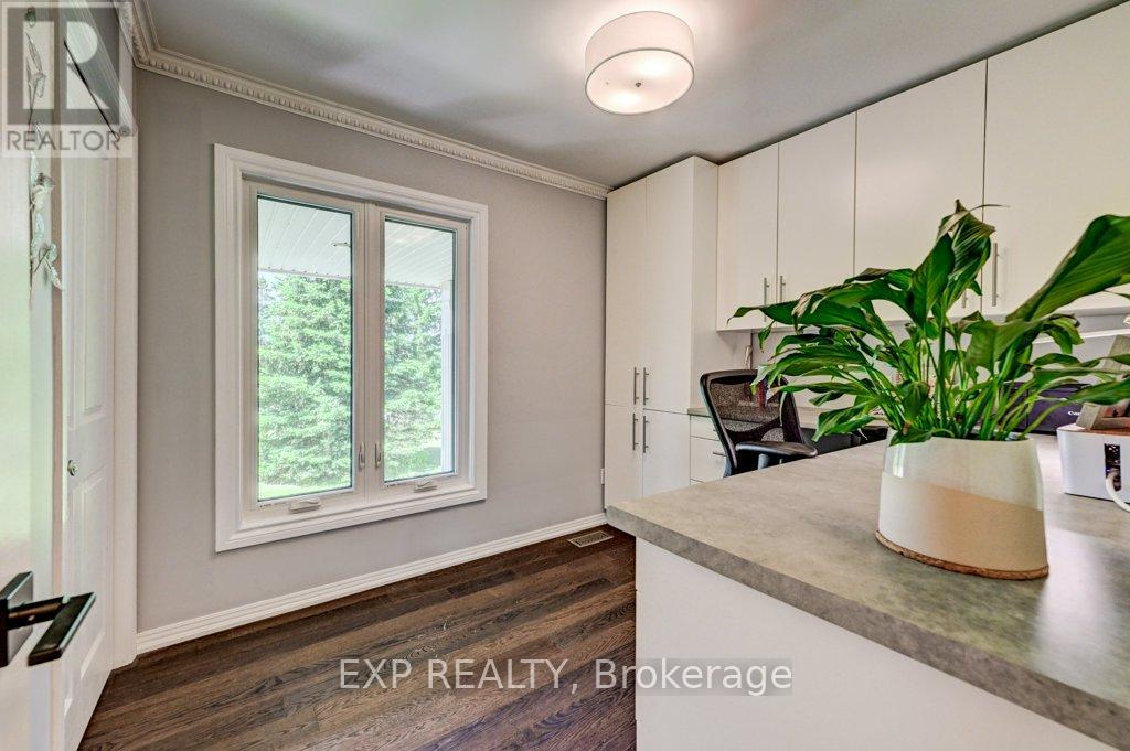 194 DUNDAS STREET E - 18