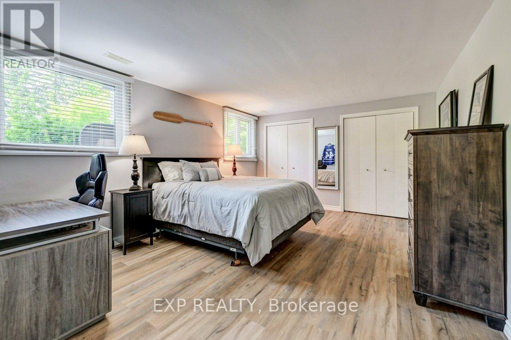 194 DUNDAS STREET E - 22