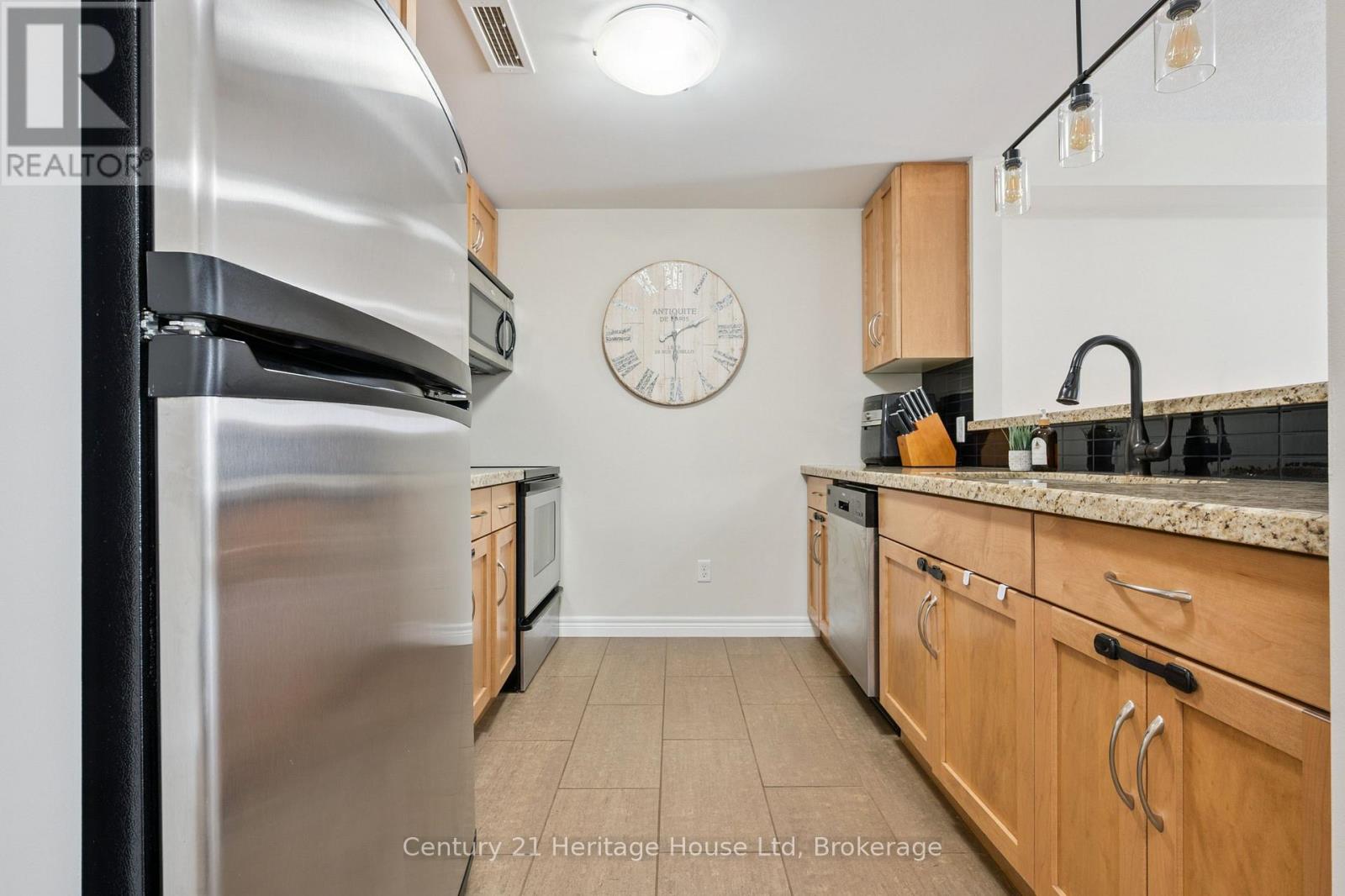 #207 901 PAISLEY ROAD - 22