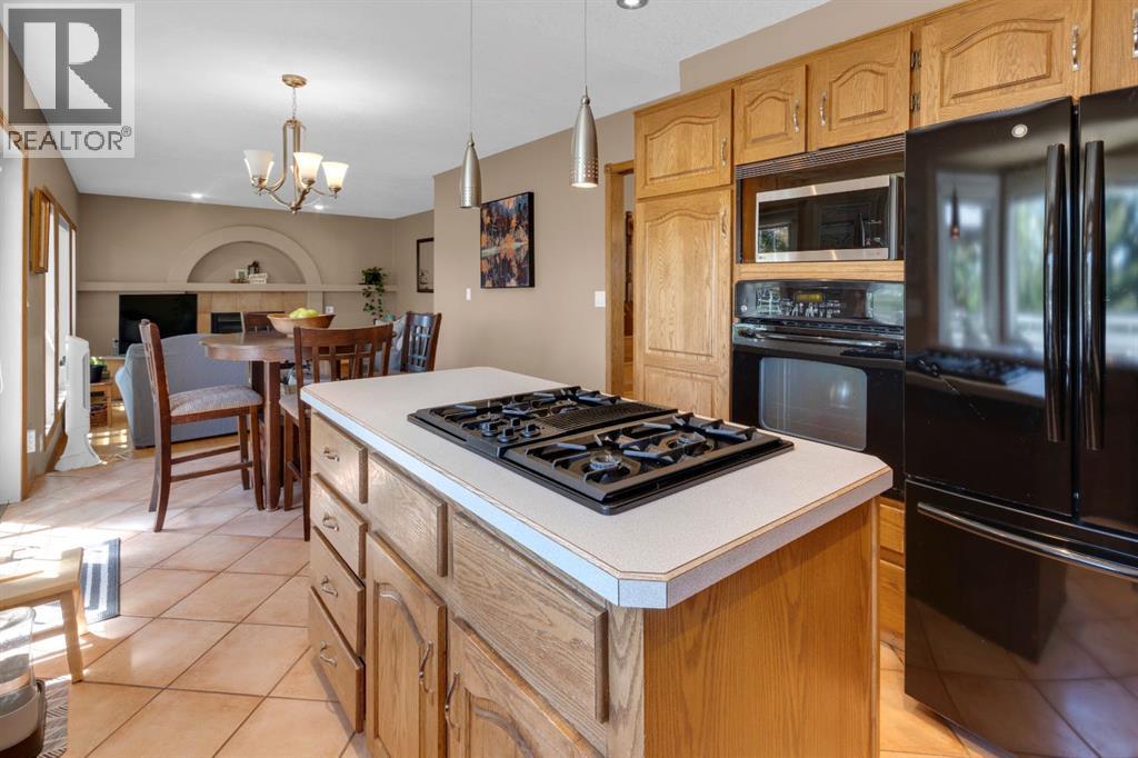 Spacious kitchen with sunny breakfast nook