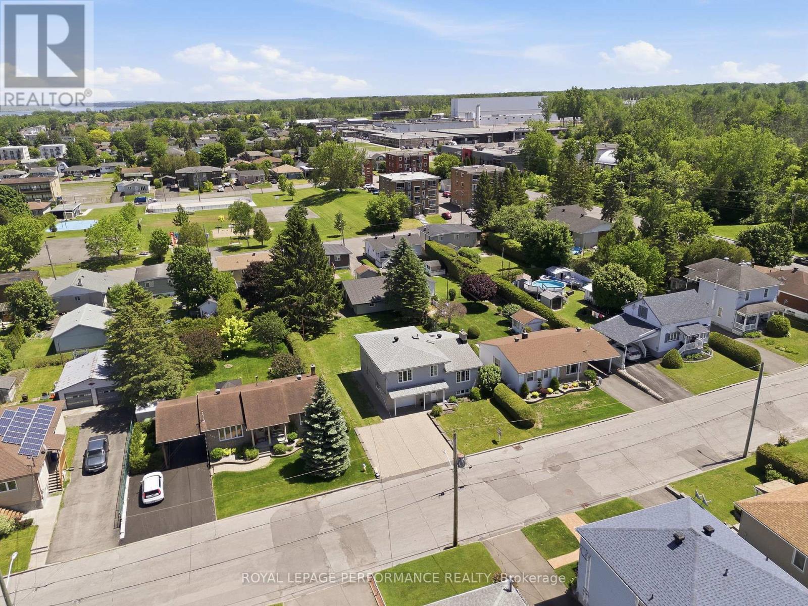 501 CHAMPLAIN STREET - 33