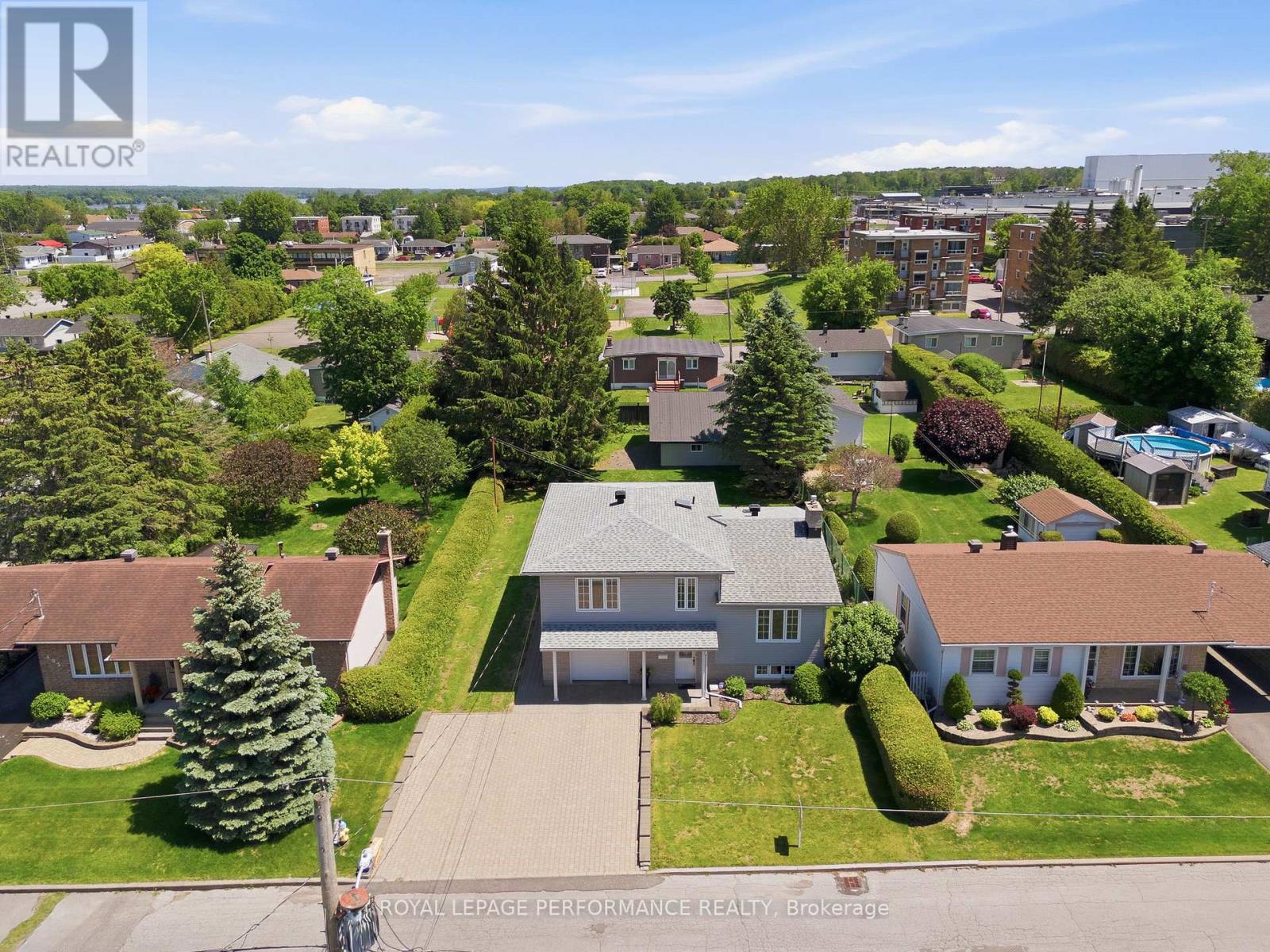501 CHAMPLAIN STREET - 34