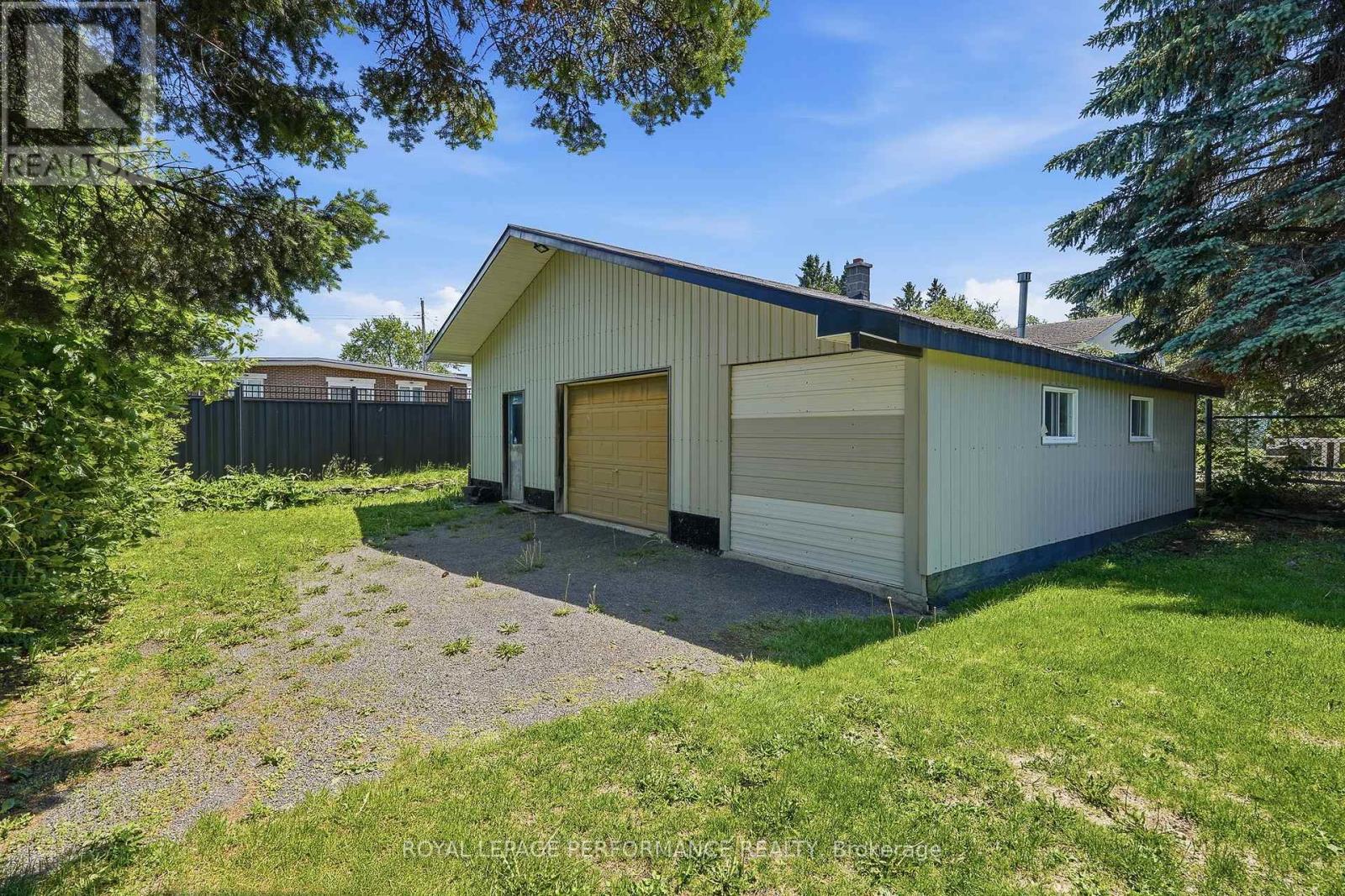 501 CHAMPLAIN STREET - 4