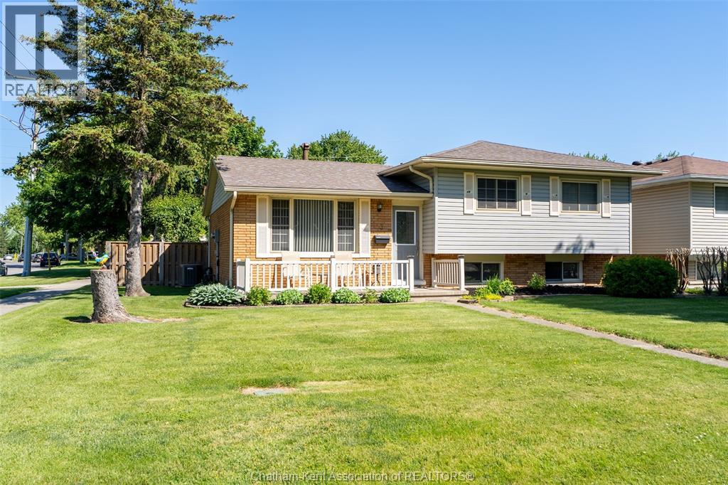 3 GOLDMERE DRIVE