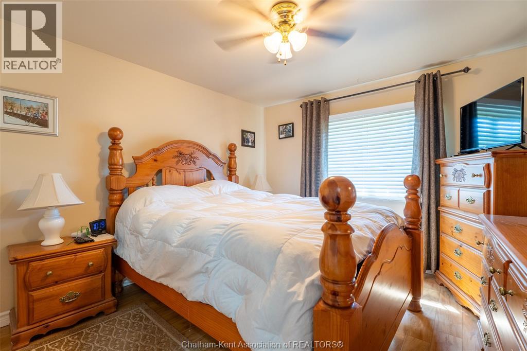3 GOLDMERE DRIVE - 14