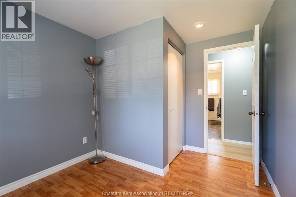 3 GOLDMERE DRIVE - 16