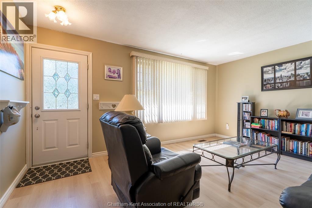 3 GOLDMERE DRIVE - 4
