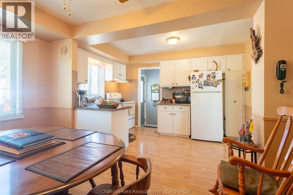 3 GOLDMERE DRIVE - 8