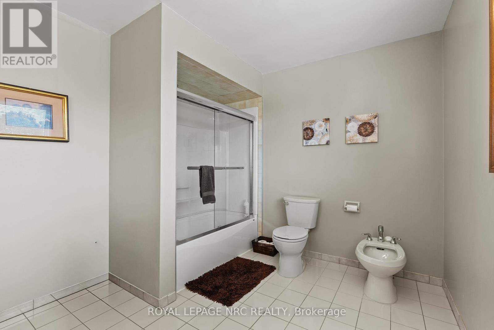 14 TUPPER DRIVE - 27