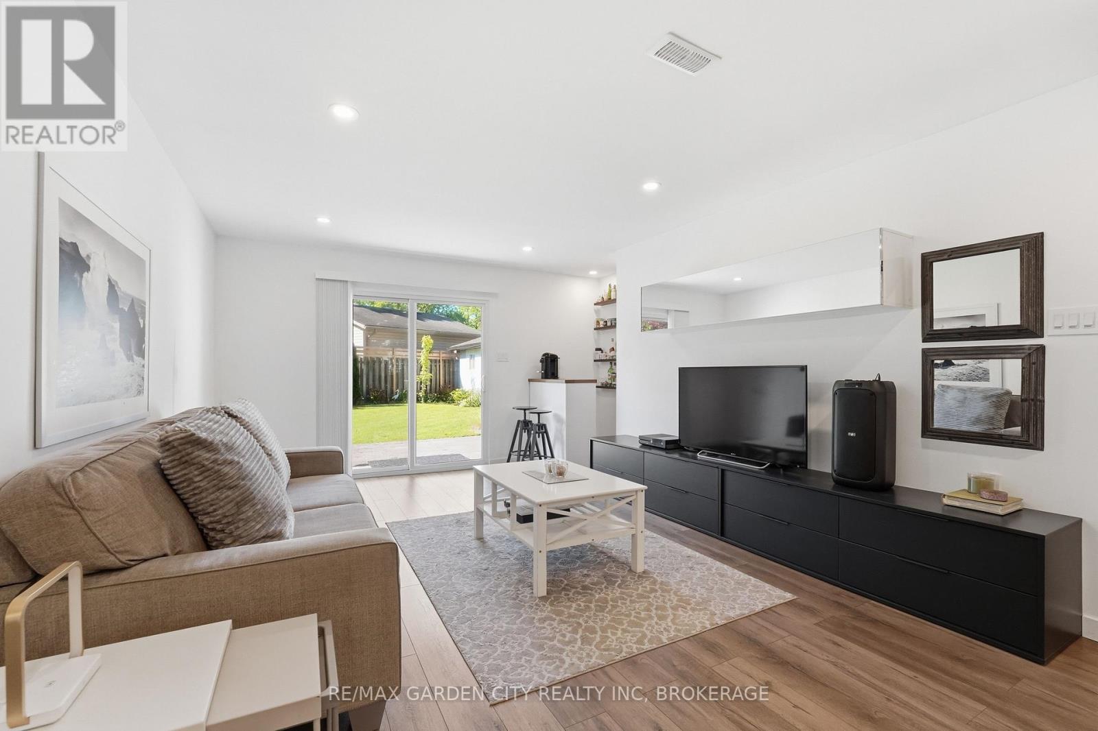 50 BEAMER AVENUE - 7