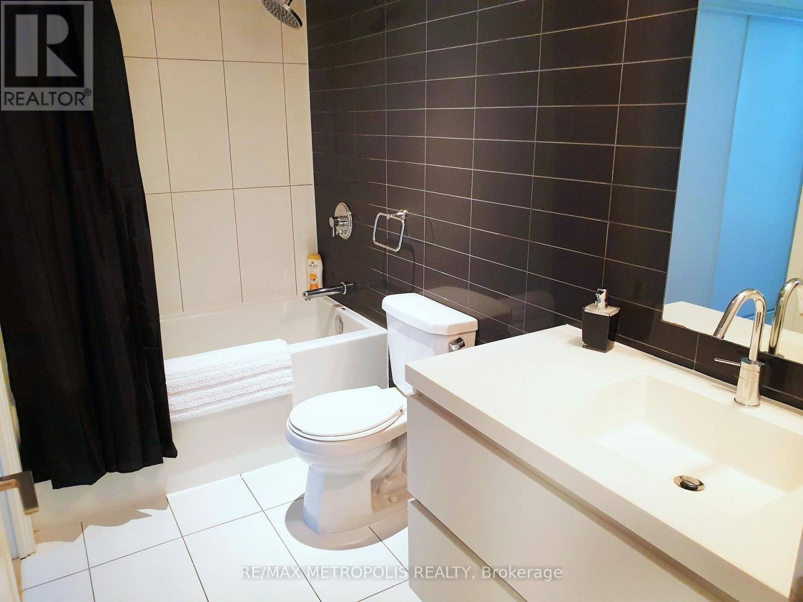 #526 85 QUEENS WHARF ROAD - 7