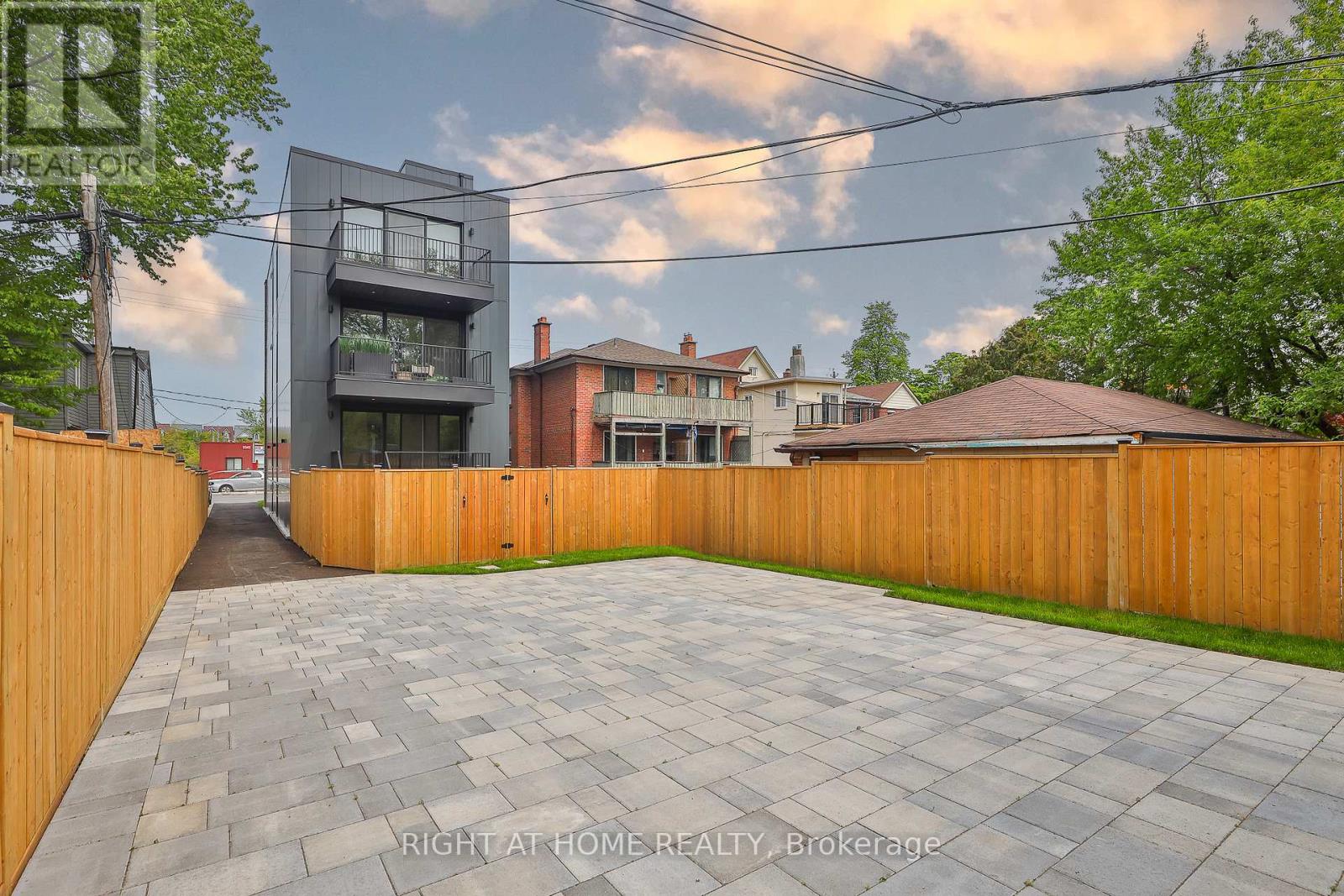 #CENTRE 2343 GERRARD STREET E - 23