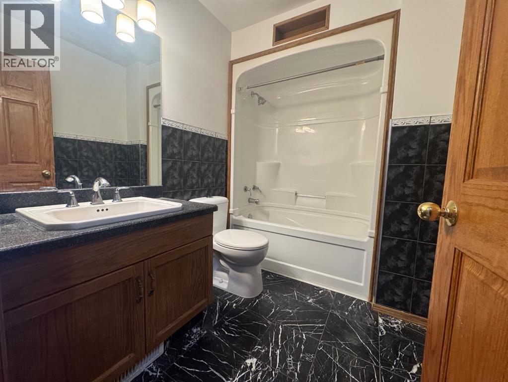 6013 63A Street — photo 14