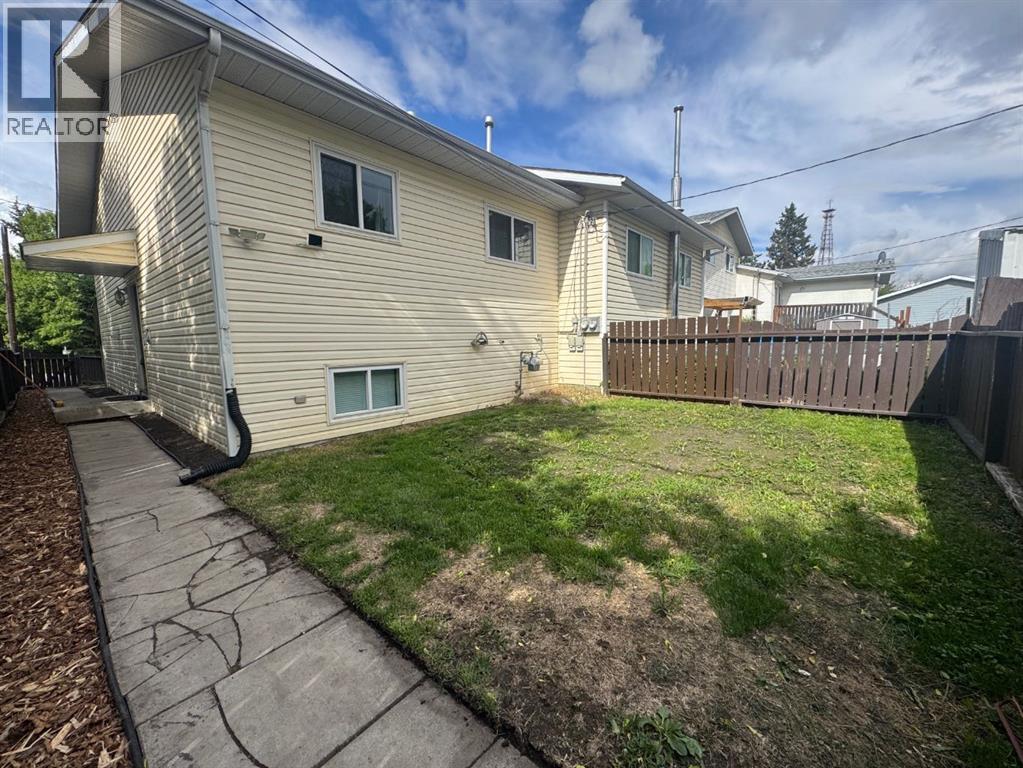6013 63A Street — photo 26