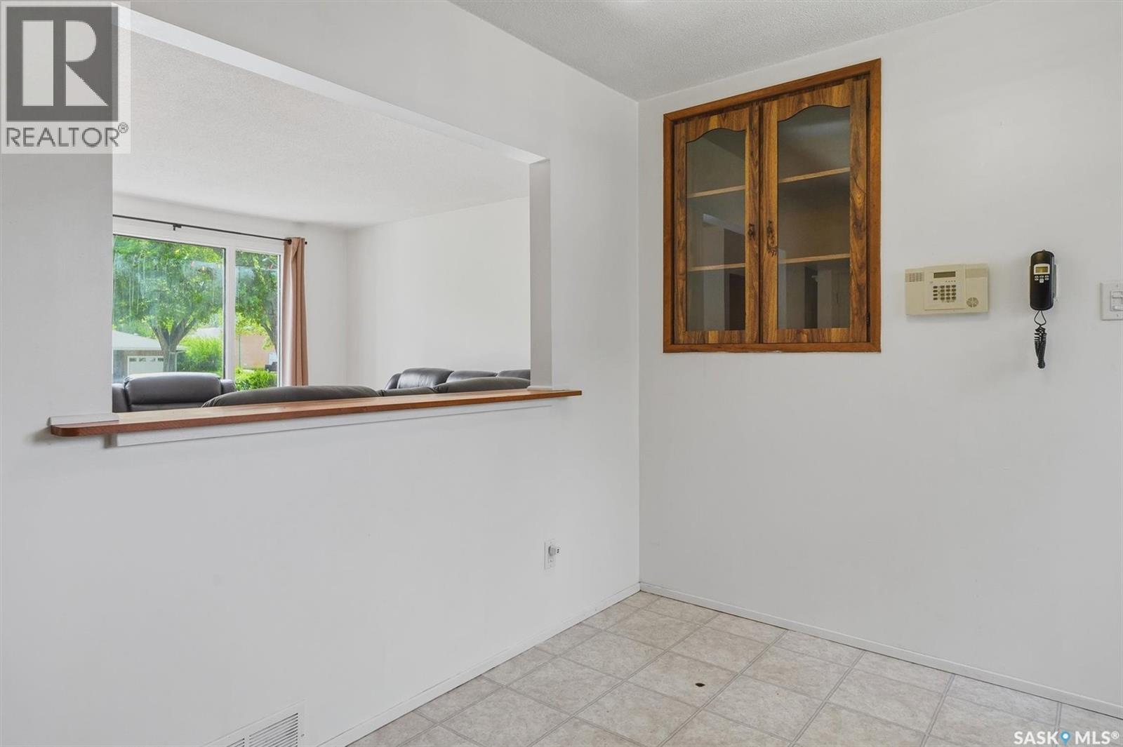1305 W AVENUE N - 11