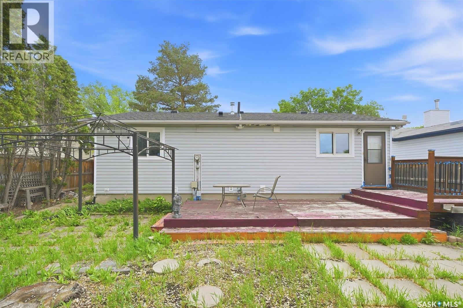 1305 W AVENUE N - 27