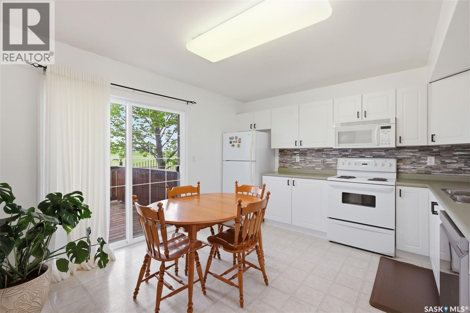 135 670 Kenderdine ROAD — photo 8