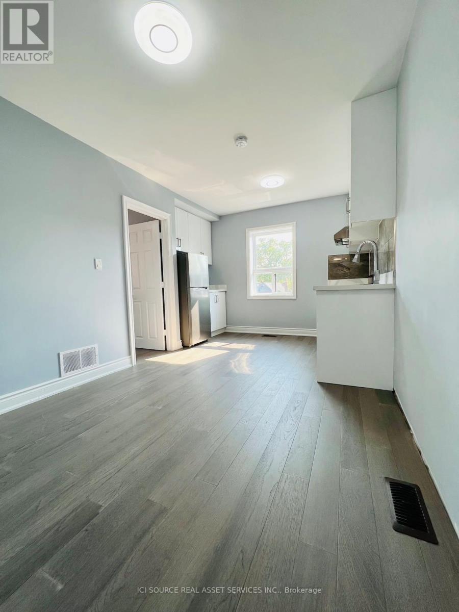 Listing photo of 4 - 1342 WESTON ROAD