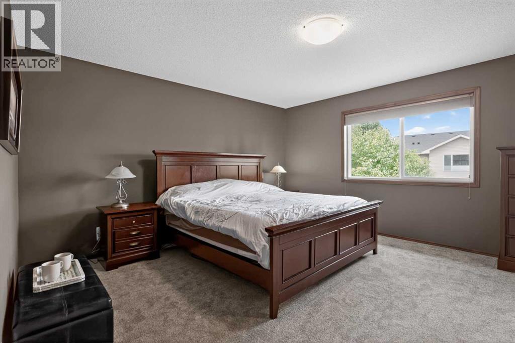 237 Brightonwoods Gardens SE — photo 11