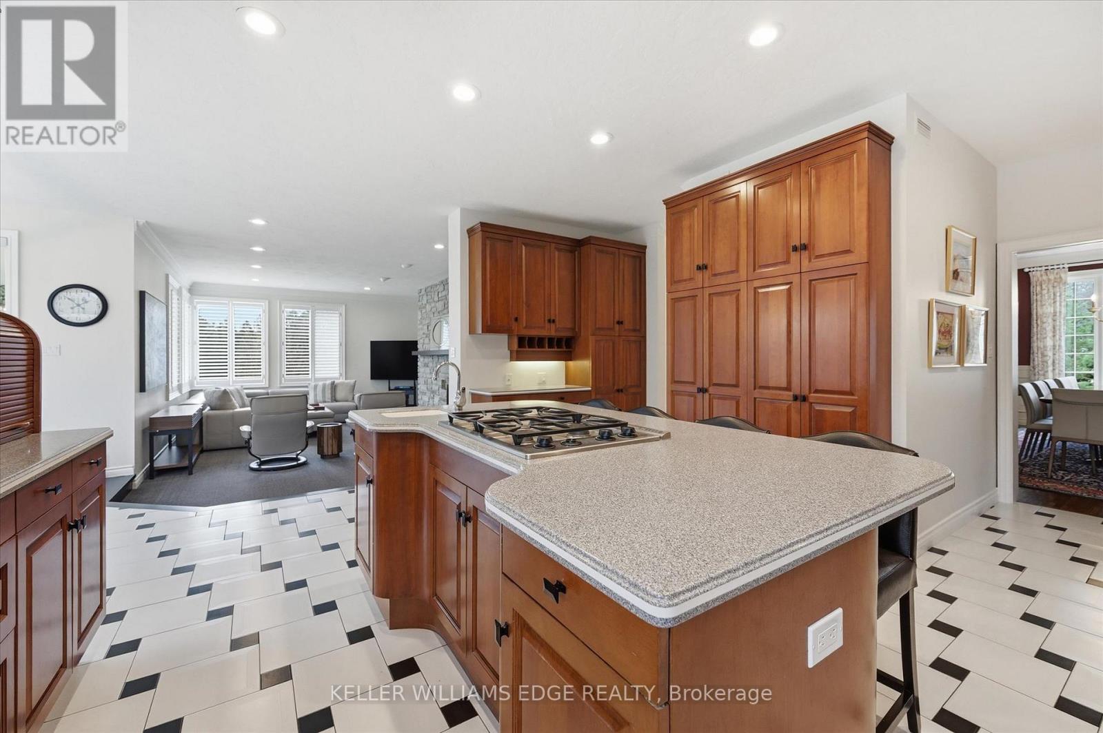 938 GOVERNOR'S ROAD - 11