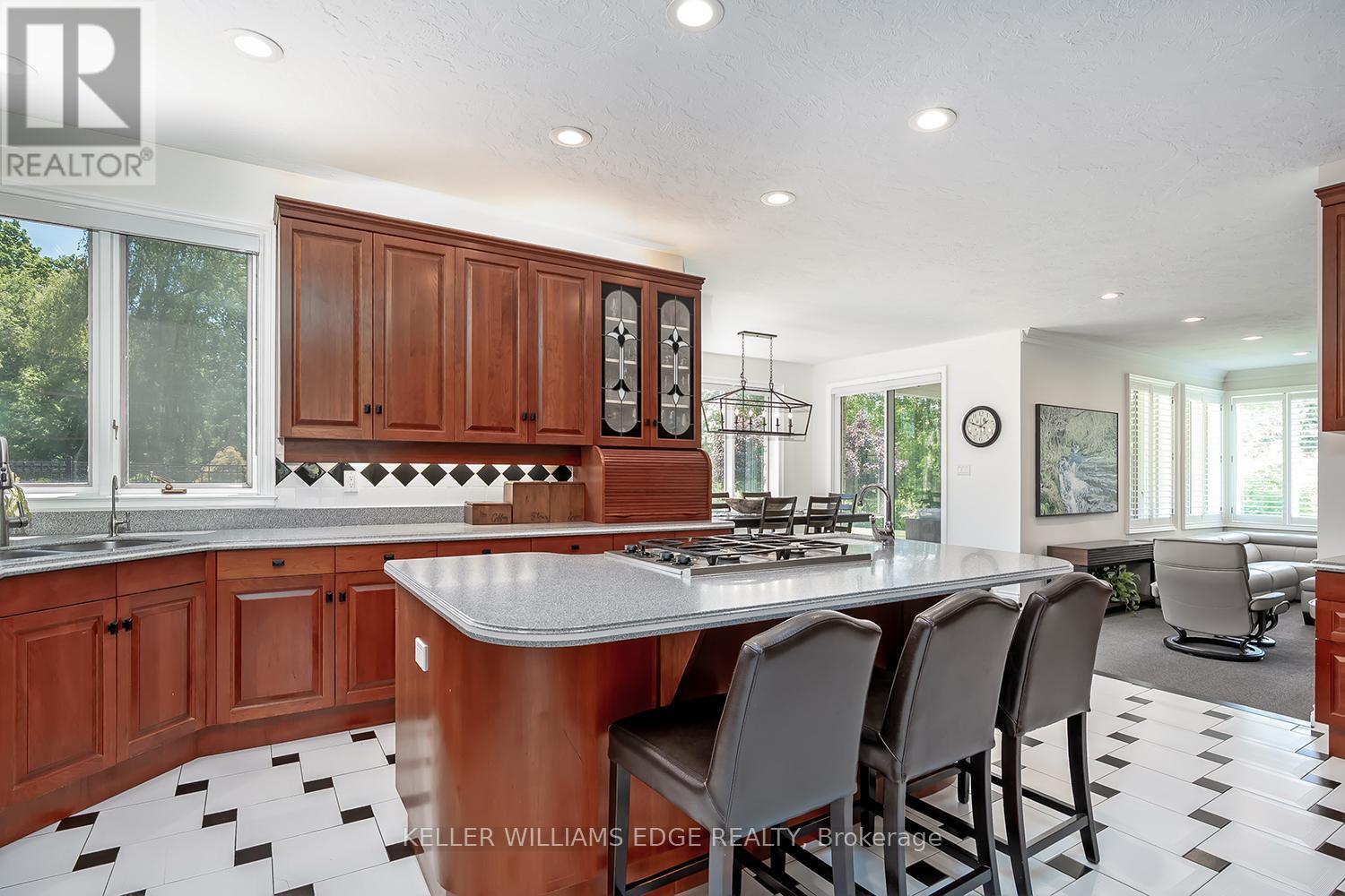 938 GOVERNOR'S ROAD - 12
