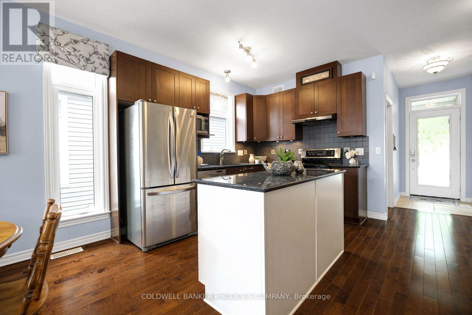 2 Bed, 3 Bath House for Sale in Ottawa – 202 BULRUSH CRESCENT, Ottawa – MLS# X13429984 - Image 15