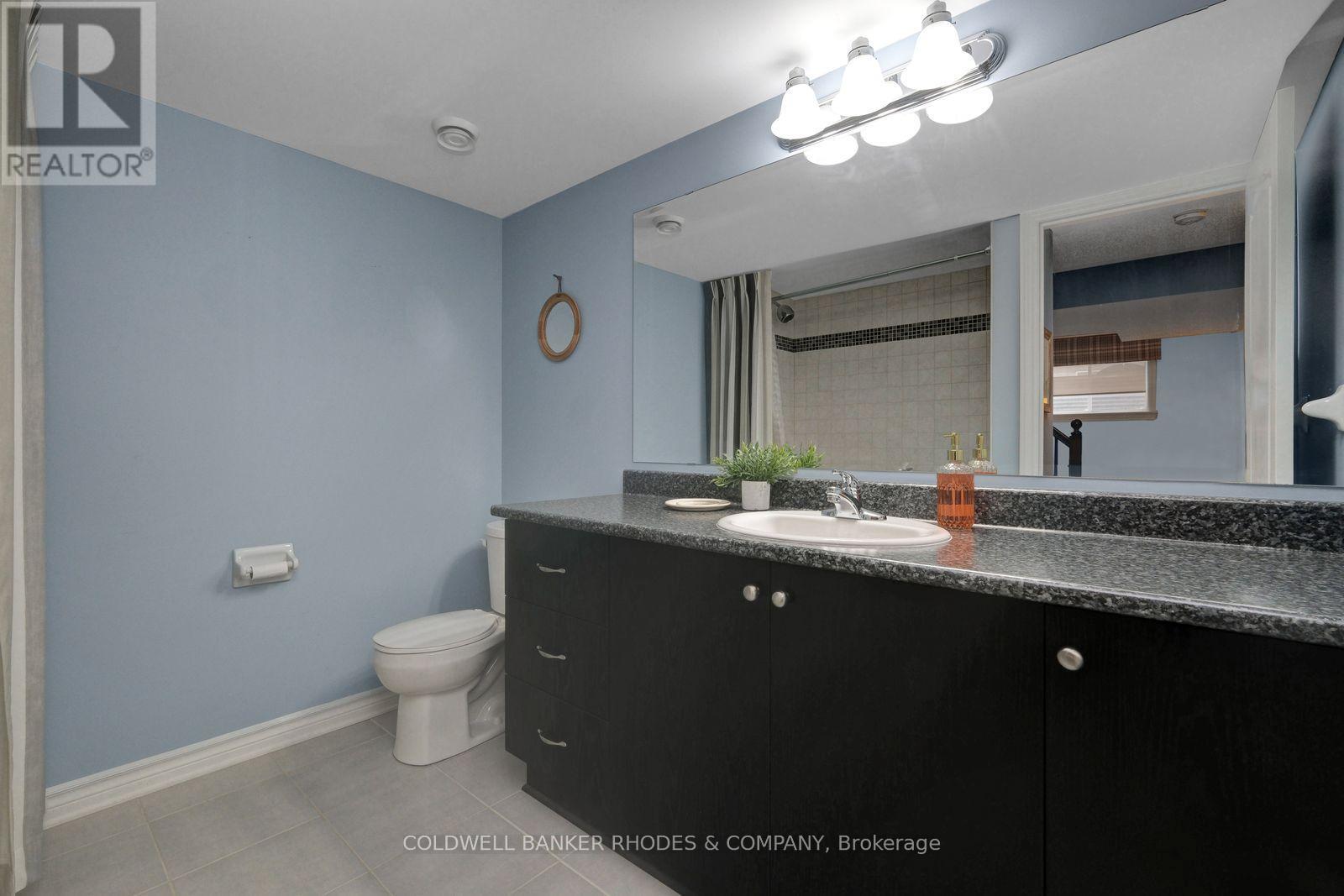 2 Bed, 3 Bath House for Sale in Ottawa – 202 BULRUSH CRESCENT, Ottawa – MLS# X13429984 - Image 32