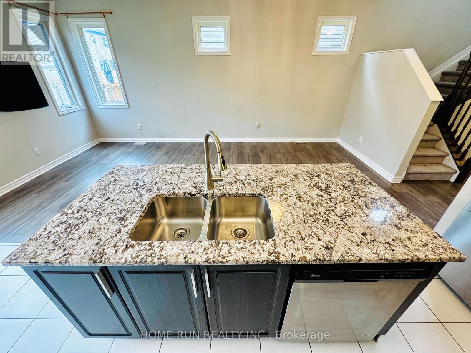 4 Bed, 3 Bath House for Rent in Ottawa – 621 LAURALEAF CRESCENT, Ottawa – MLS# X13429996 - Image 7