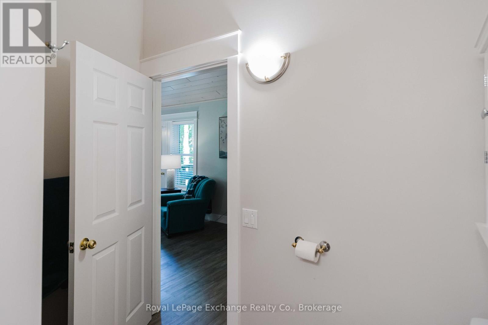 719 YORK AVENUE N - 18