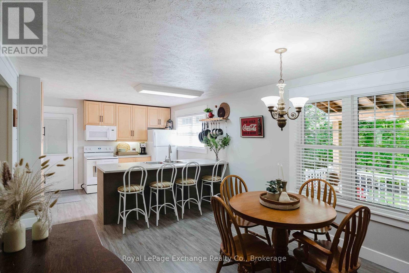 719 YORK AVENUE N - 26