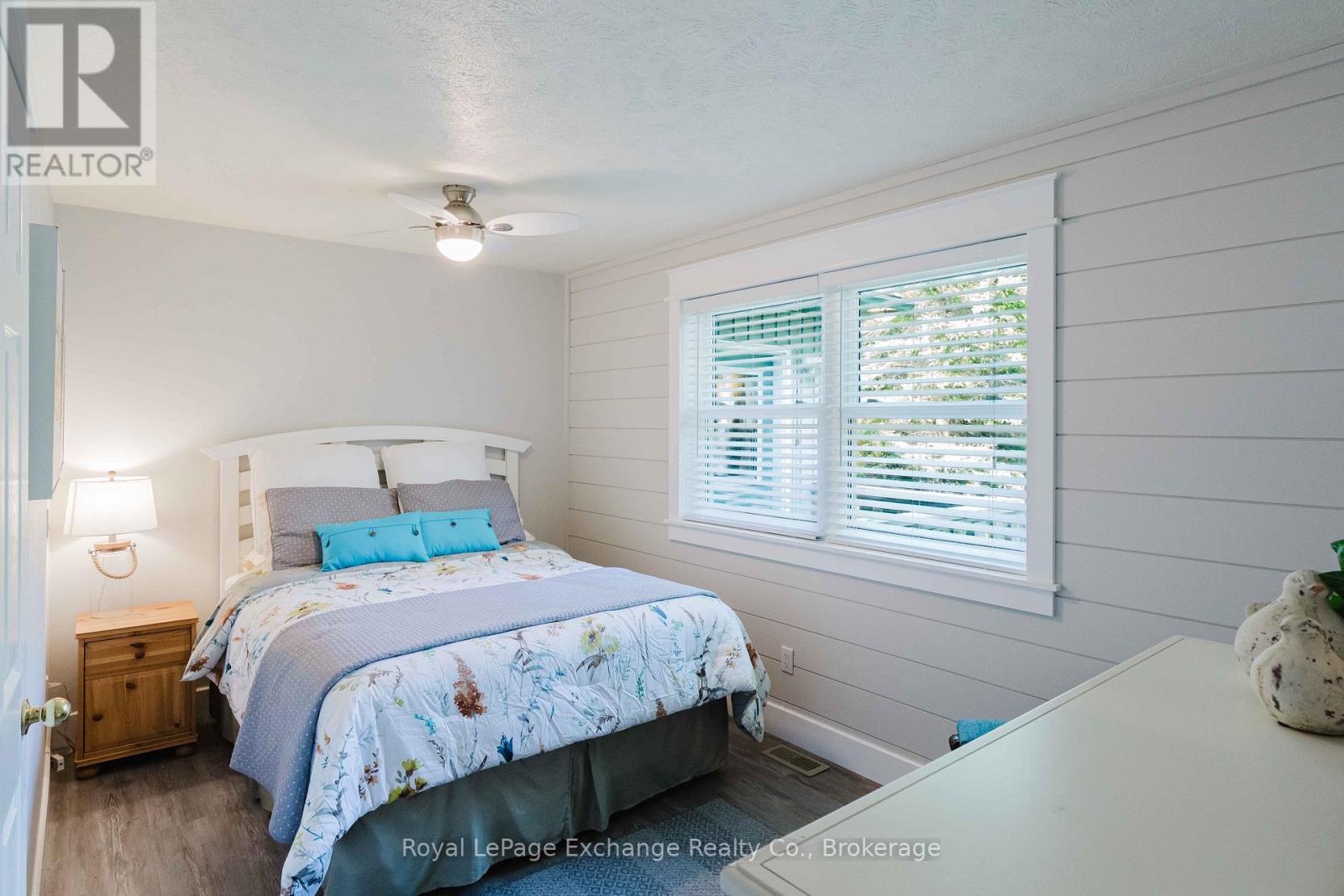 719 YORK AVENUE N - 31
