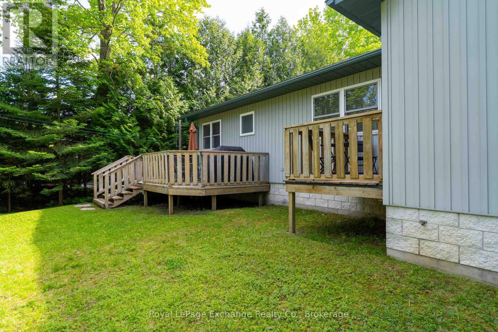 719 YORK AVENUE N - 40