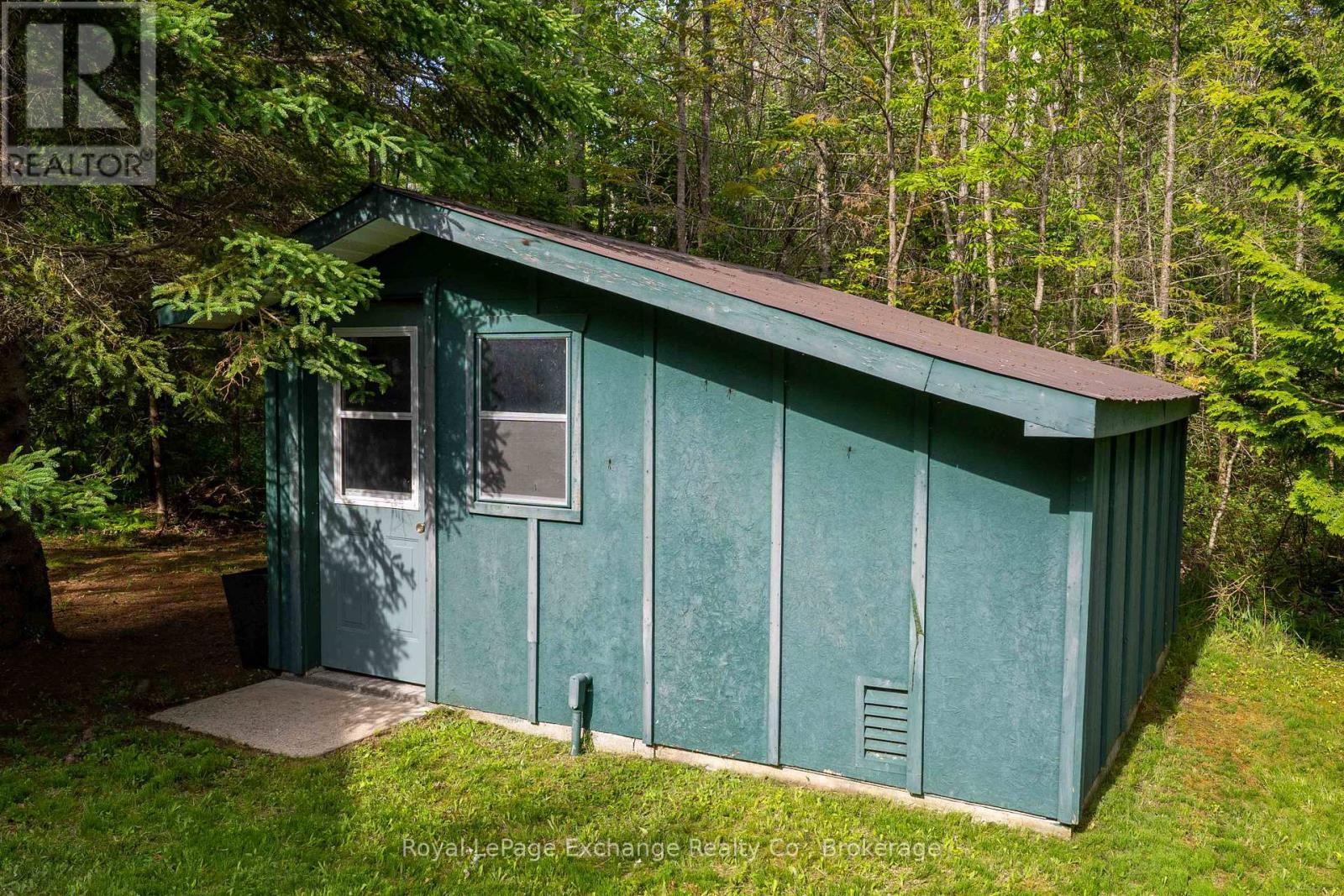 719 YORK AVENUE N - 43