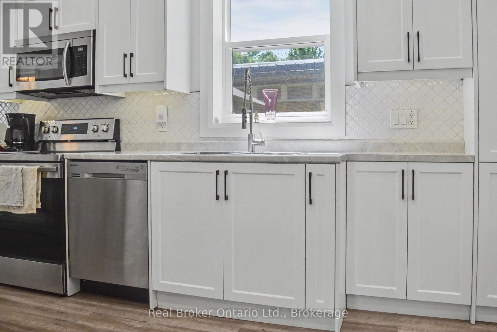 523 MILL STREET - 16