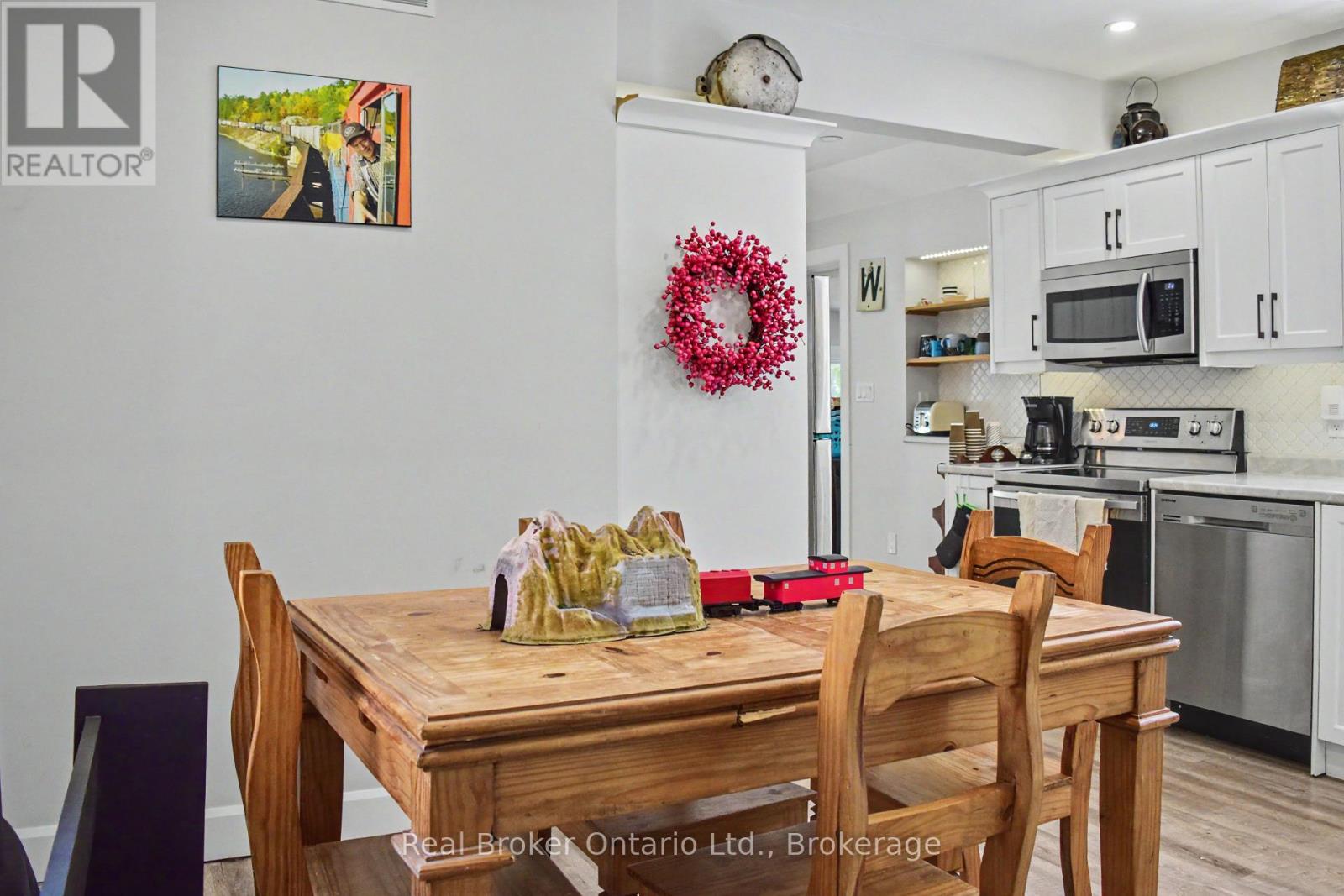 523 MILL STREET - 17
