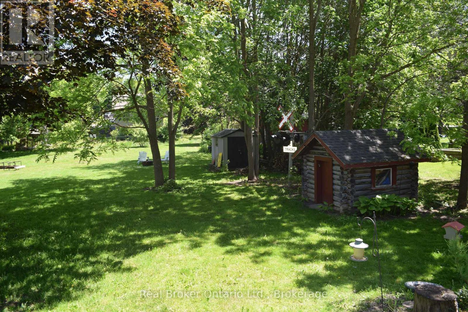 523 MILL STREET - 32