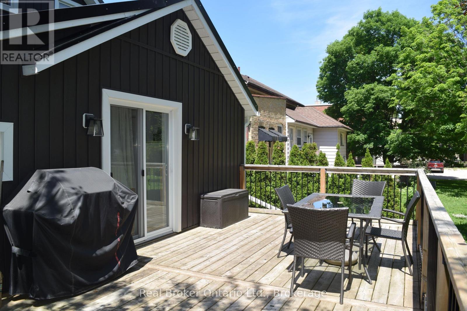 523 MILL STREET - 34