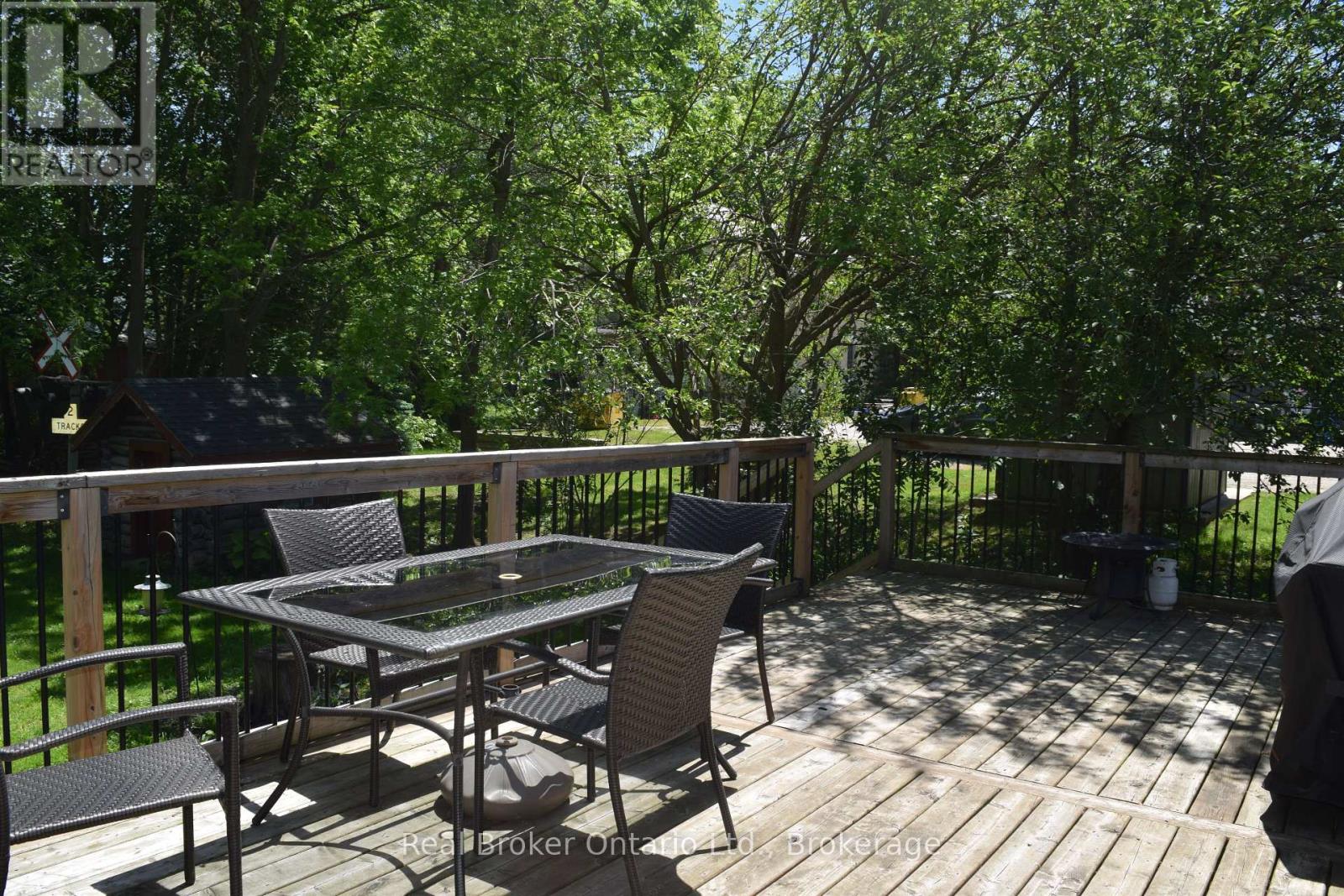 523 MILL STREET - 35