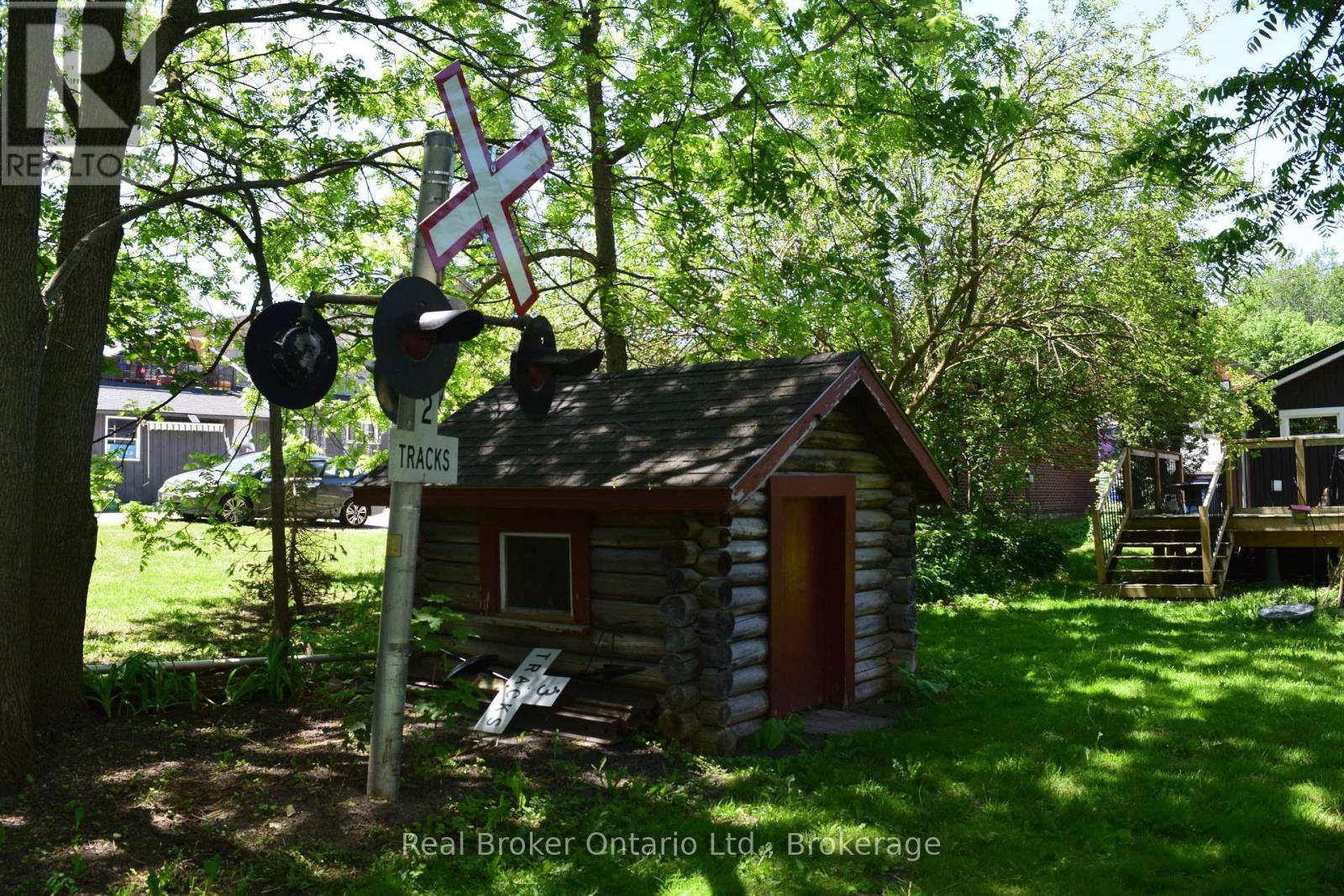 523 MILL STREET - 41