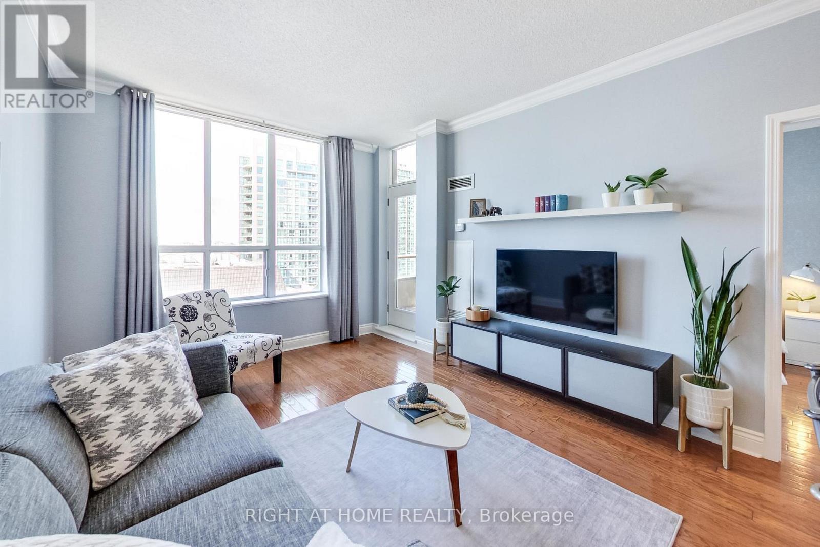 #PH6 55 HARRISON GARDEN BOULEVARD - 10