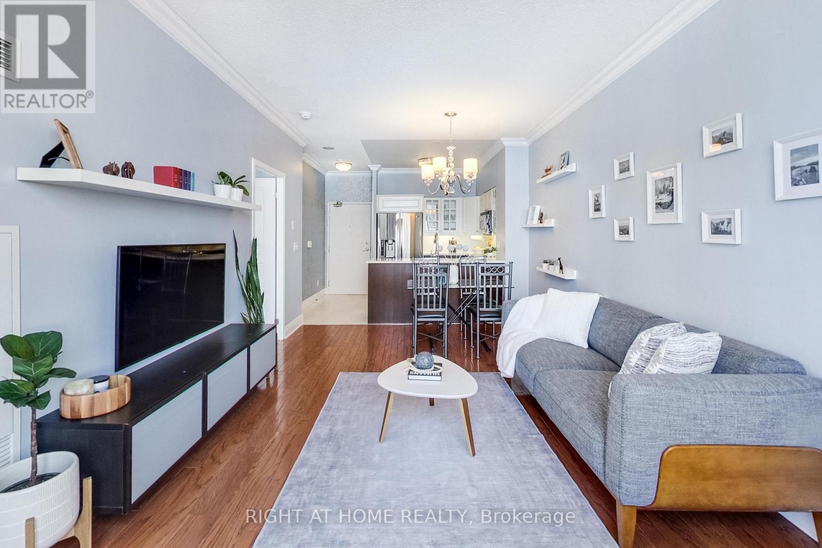 #PH6 55 HARRISON GARDEN BOULEVARD - 12