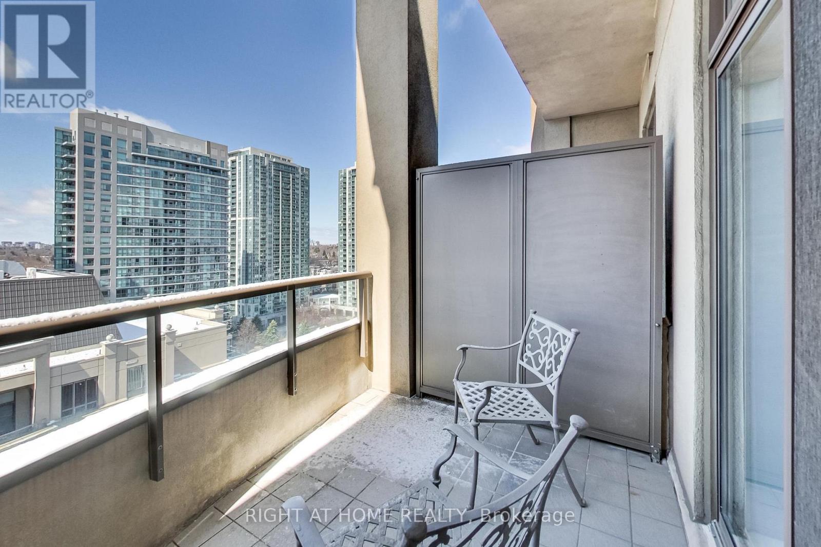 #PH6 55 HARRISON GARDEN BOULEVARD - 19
