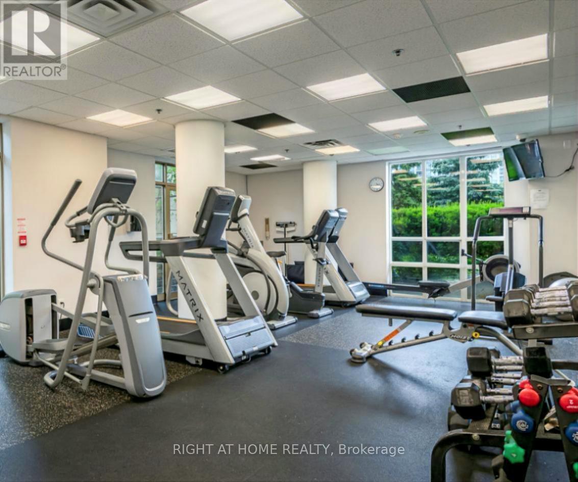#PH6 55 HARRISON GARDEN BOULEVARD - 23