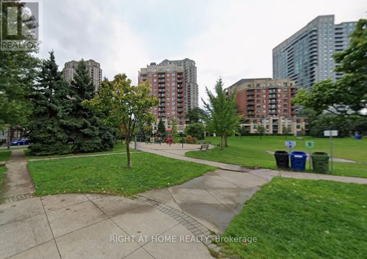 #PH6 55 HARRISON GARDEN BOULEVARD - 24